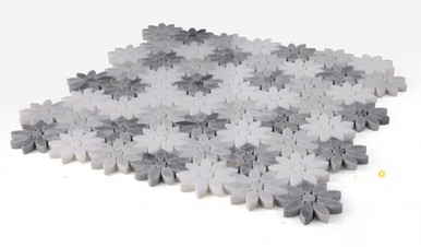 DAISY WILD GREY MOSAIC 12.5" X 13" - 2