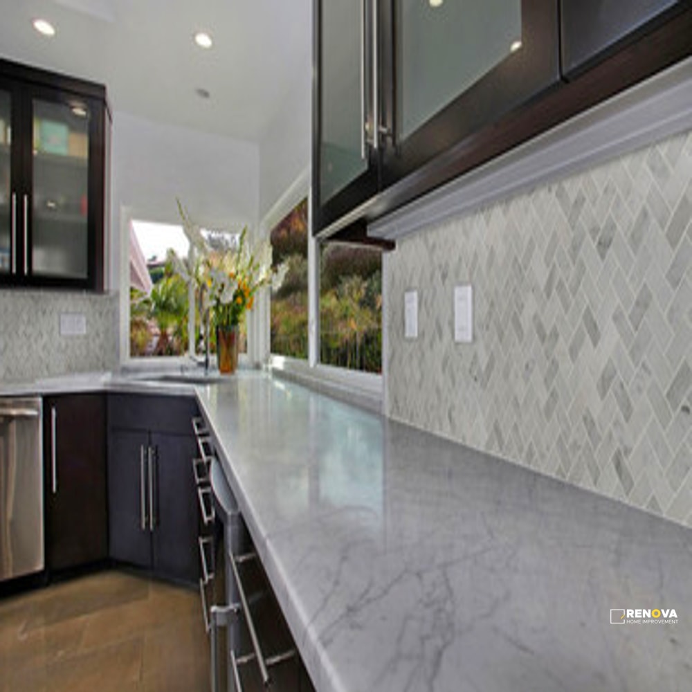 CARRARA WHITE HERRINGBONE HONED 1X2
