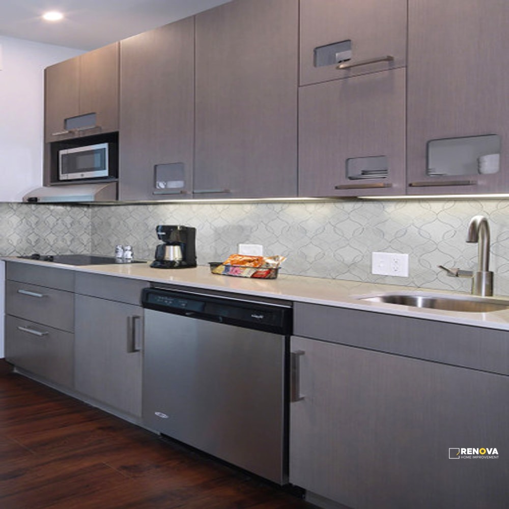 CARRARA WHITE ELLIPSIS POLISHED 10MM - 4