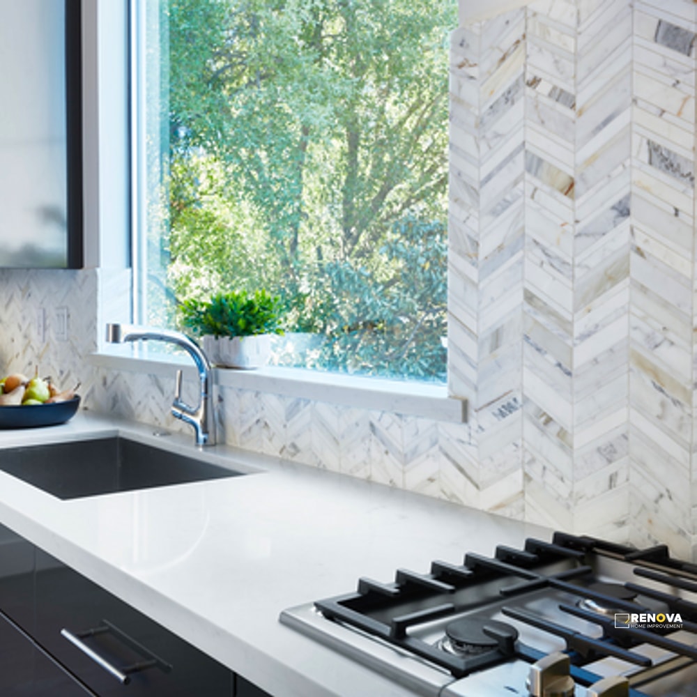 CALACATTA POLISHED CHEVRON PATTERN MOSAIC - 3