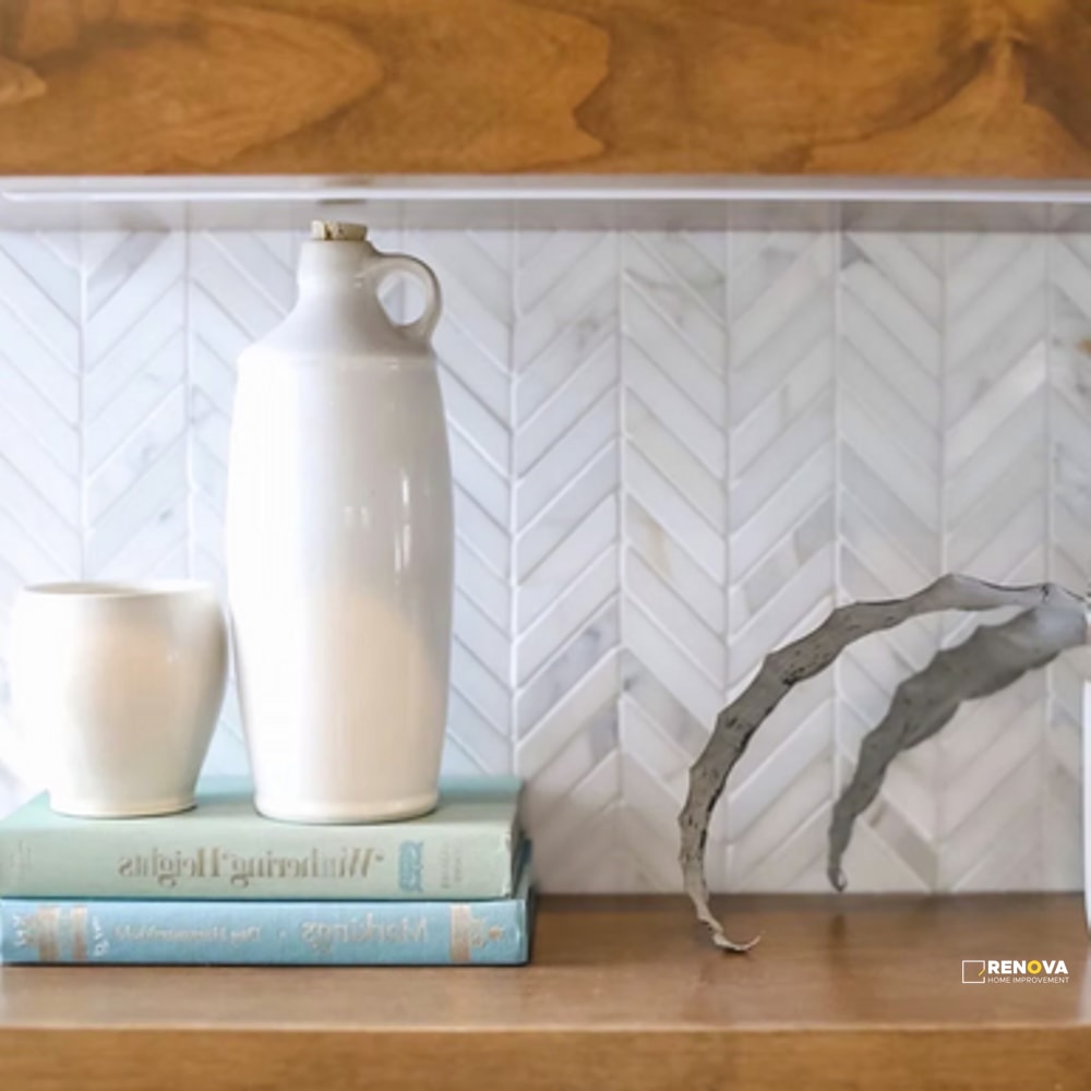 CALACATTA GOLD STONE ESSENTIALS HONED/POLISHED CHEVRON MOSAIC 5/8" X 2-1/2" - 5