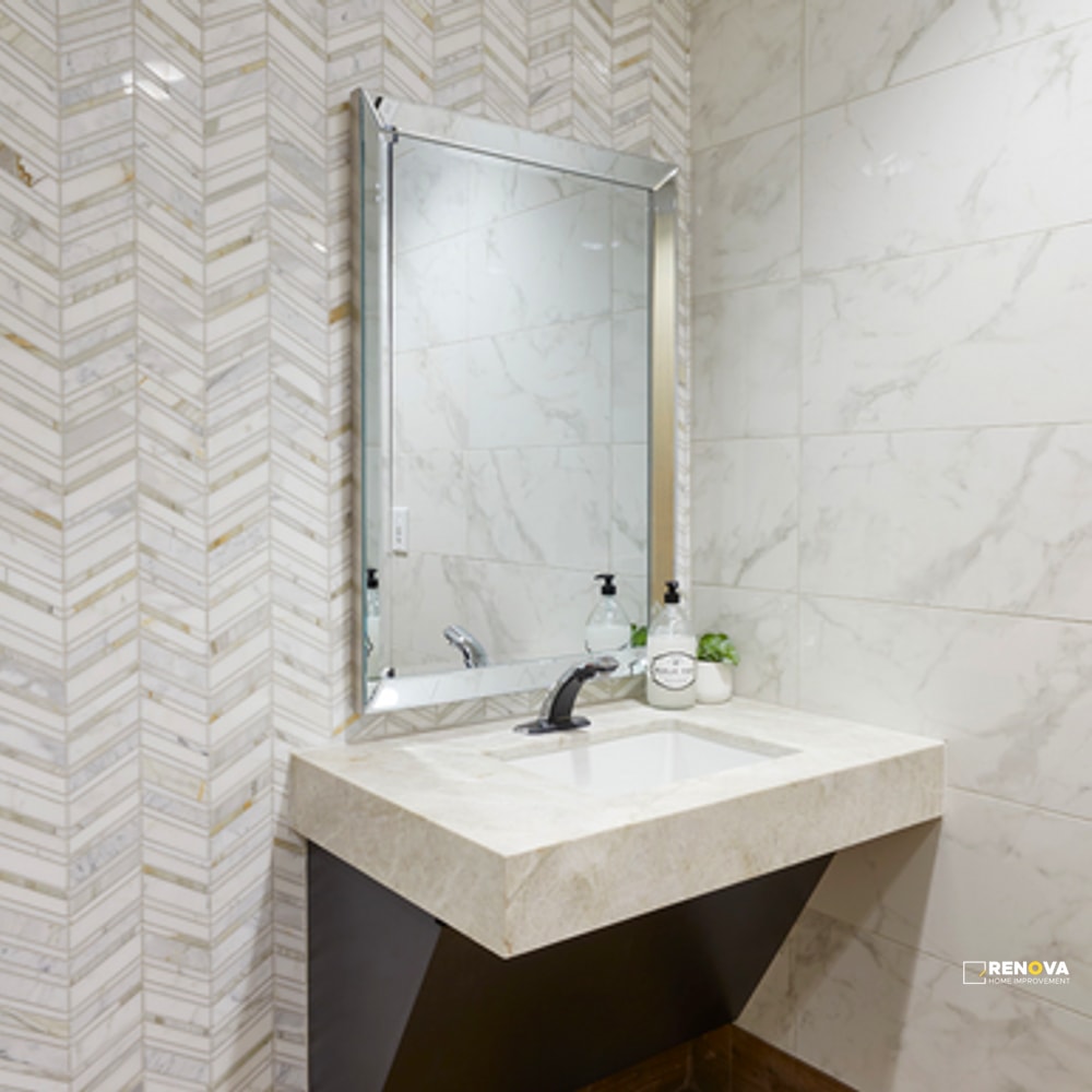 CALACATTA POLISHED CHEVRON PATTERN MOSAIC - 4