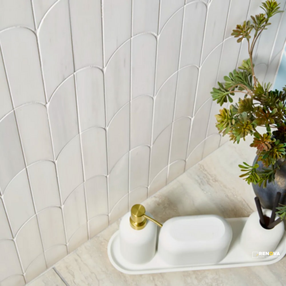 DOLOMITE WHITE HONED ARCH MOSAIC